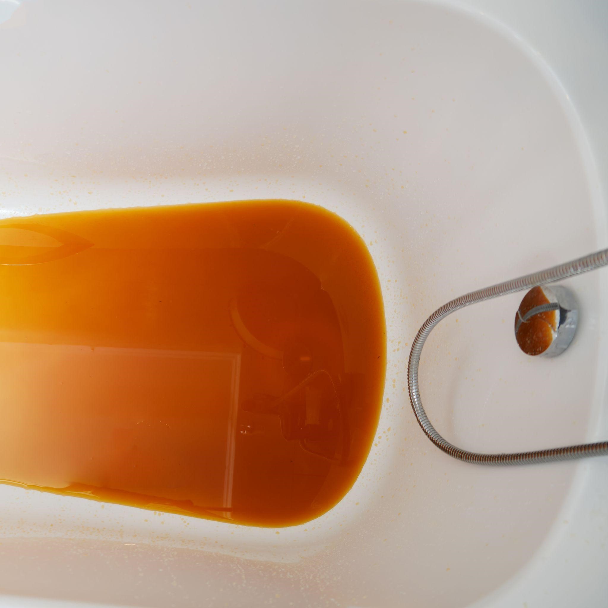 Orange Bathtub Stains - H2O Equipment